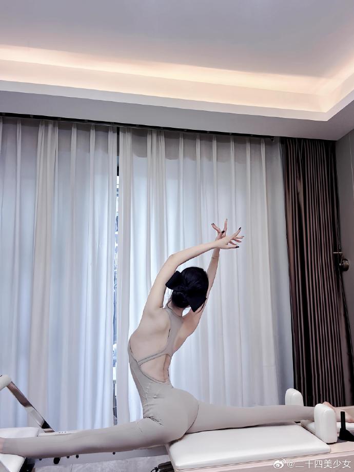 半个喜剧 封面