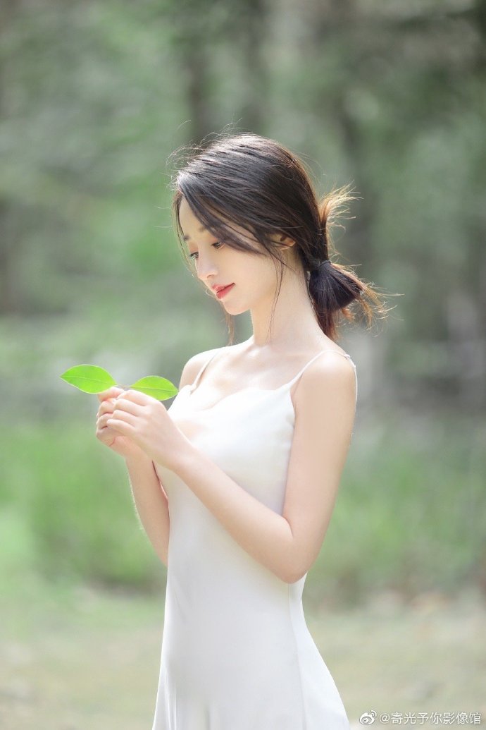 青草影视 播放界面示意配图